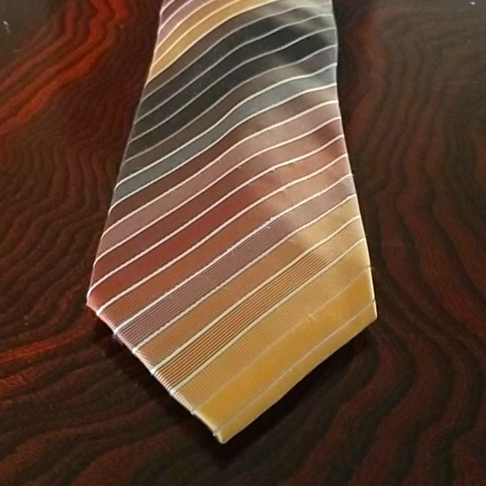 Kenneth Cole Reaction Silk Tie